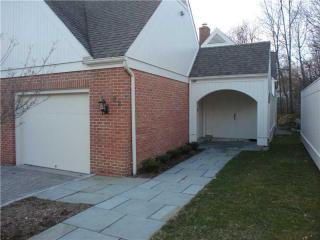 22 Sedgewick Village Ln, Tokeneke, CT 06820-4600