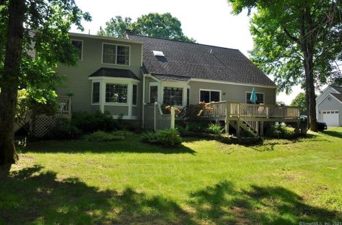 74 Woodbury Hl, Woodbury, CT 06798-2962