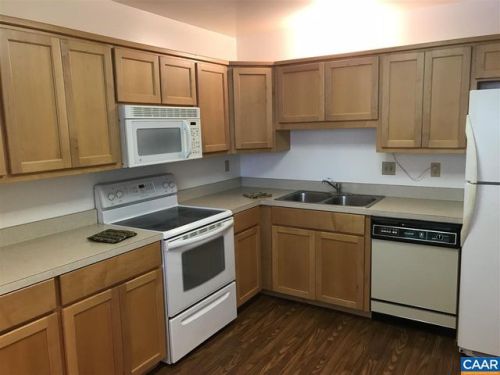 1174 Rose Arbor Ct, Charlottesville, VA 22901-1700
