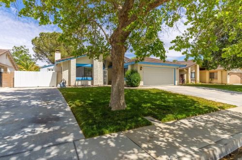 44330 Ruthron Ave, Lancaster, CA 93536-6117