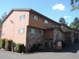 3750 108th Ave, Beaverton OR  97005-1825 exterior