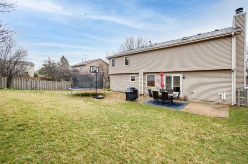 1217 Dogwood Ln, Carol Stream IL  60188-3322 exterior