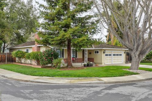 694 Drucilla Dr, Mountain View, CA 94040-3745
