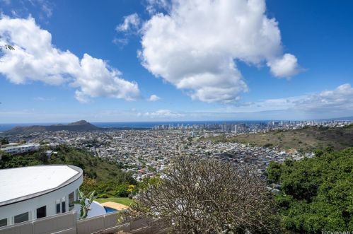 3627 Kawelolani Pl, Honolulu HI  96816-3304 exterior