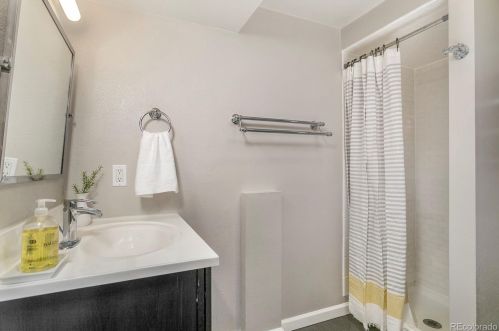 7397 Tamarac St, Englewood CO 80112-1836 exterior