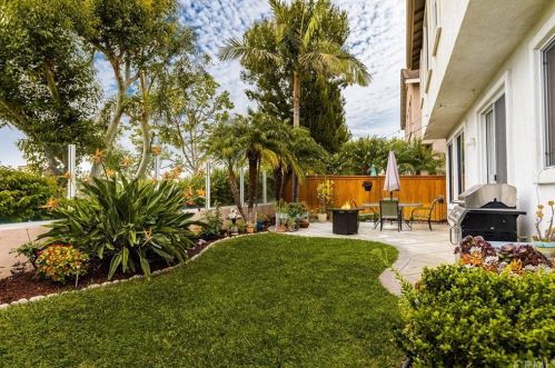 8815 Heatherwood Rd, Anaheim CA  92808-1695 exterior