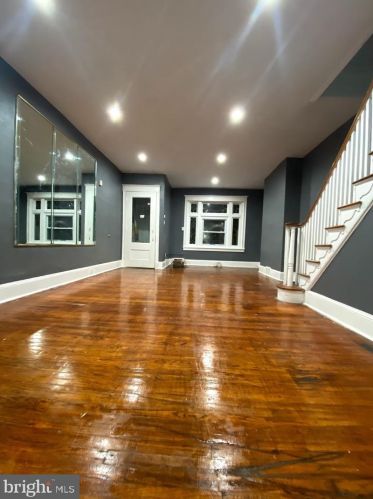 6012 Locust St, Philadelphia, PA 19139-3732