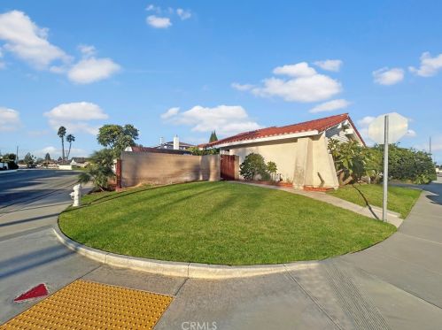 10651 La Bahia Ave, Santa Ana, CA 92708-4820