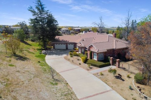 6712 Canyon Hill Dr, Riverside, CA 92506-5671
