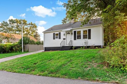 95 Newfield Ave, Warwick, RI 02888-1811