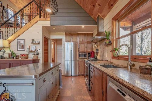 465 Mccullough Switch, Mineral Bluff, GA 30559-2539