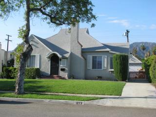 813 Burchett St, Glendale CA  91202-2111 exterior