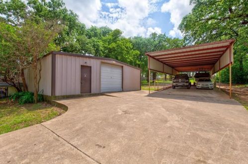 1112 Cooks Ln, Fort Worth TX  76120-3602 exterior