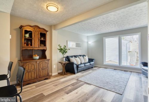 8359 Bark Tree Ct, Springfield VA  22153-3832 exterior