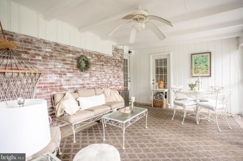 221 Clearview Rd, Hanover PA 17331-1311 exterior