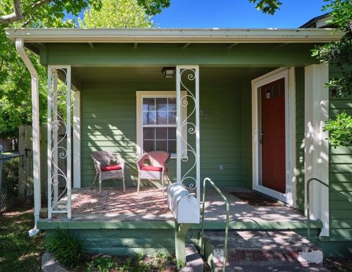 821 53rd St, Austin TX  78751-2211 exterior