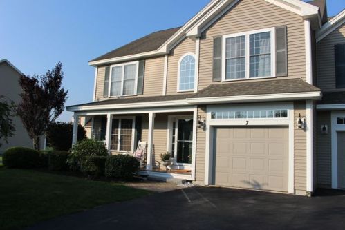 7 Pineo Farms Rd, Seabrook, NH 03874-4197