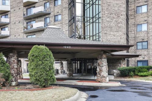1243 Baldwin Ln, Palatine, IL 60074-3400