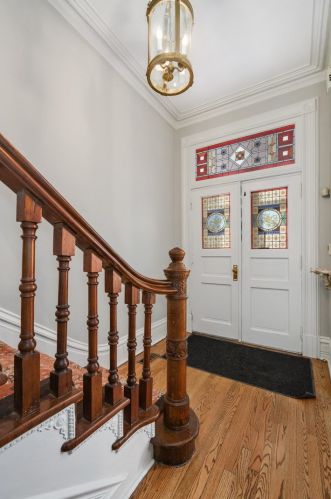121 Delaware Pl, Chicago, IL 60610-3216