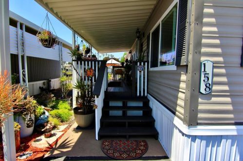 158 Sherri Ln, Oceanside, CA 92054-5327
