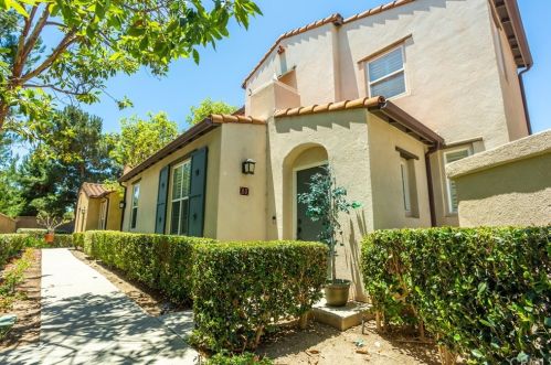 80 Alevera St, Irvine, CA 92618-7019