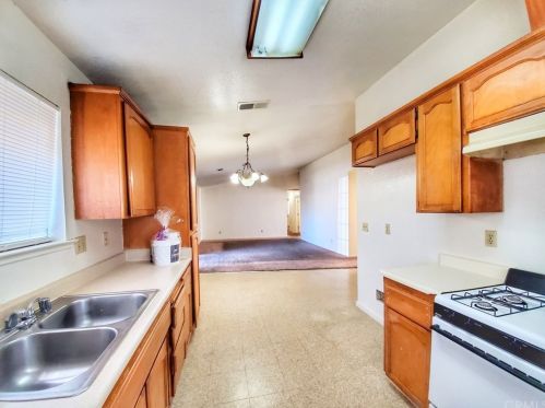 115 Martin St, Madera, CA 93637-5400