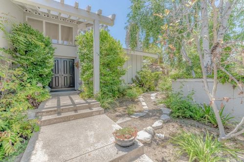 6 Rolling Brk, Irvine, CA 92603-3423