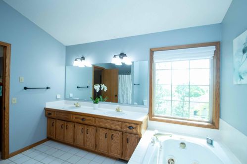 9063 Duckwood Trl, Saint Paul MN  55125-8687 exterior