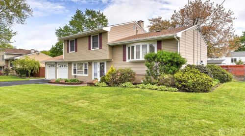 626 Shirley Pkwy, Piscataway, NJ 08854-4548