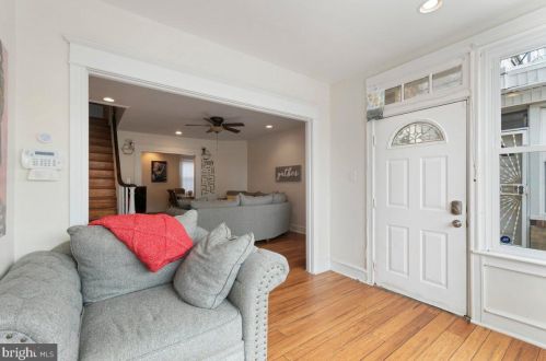 6204 17th St, Philadelphia, PA 19141-1924
