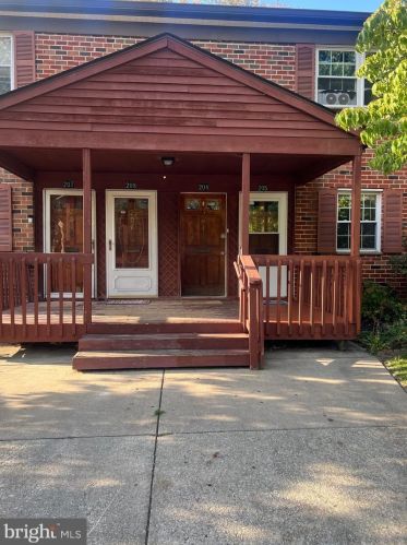 205 Garnet Dr, Burlington, NJ 08016-4709
