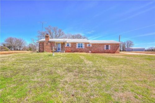 1613 Old Santa Fe Lake Rd, Tecumseh, OK 74873-4545