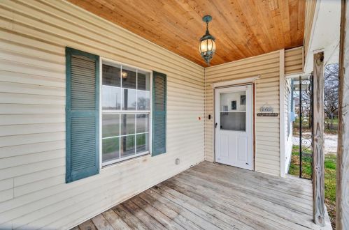 121 Hubbard St, Vaughan, TX 76645-2967
