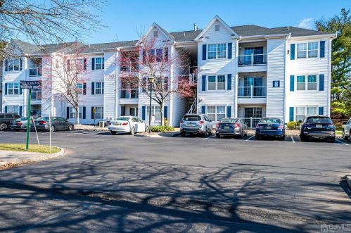 816 Waterford Dr, Edison, NJ 08817-1907