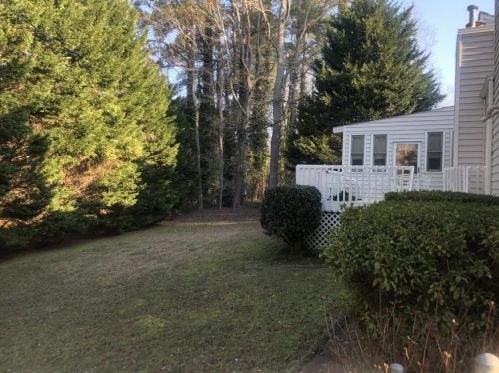 2960 Alberta Dr, Marietta, GA 30062-1511