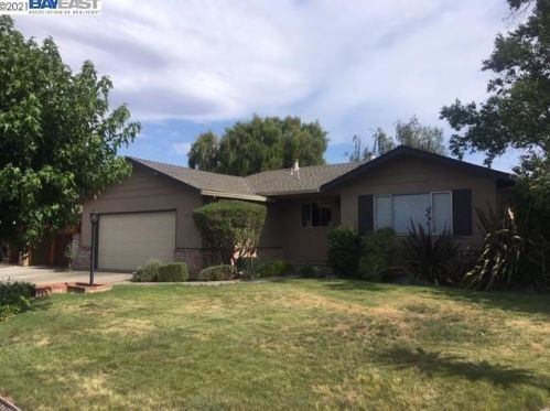 4305 Claremont Way, Livermore, CA 94550-3727