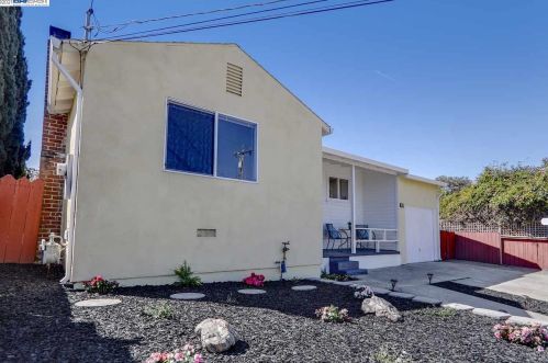 16981 Rolando Ave, Hayward, CA 94546-3930