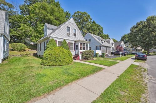 34 White Oak Ln, Waterbury, CT 06705-1835