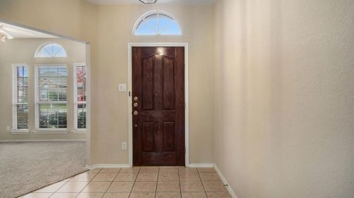 6233 Miranda Dr, Fort Worth TX  76131-1237 exterior