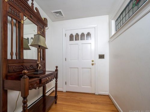 276 Newtown Tpke, Wilton, CT 06897-4715