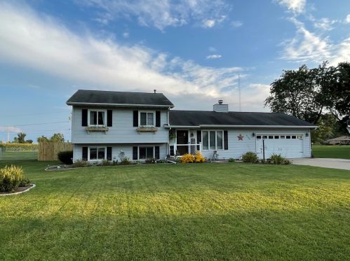 3536 El Paso Dr, Kankakee, IL 60901-7755