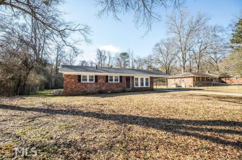 75 Valley Dr, Carrollton, GA 30117-8742