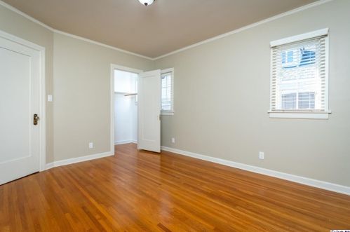 1357 Moncado Dr, Glendale CA  91207-1831 exterior