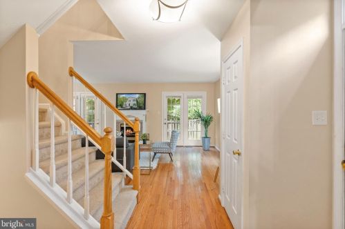 7223 Olde Lantern Way, Springfield VA  22152-3568 exterior