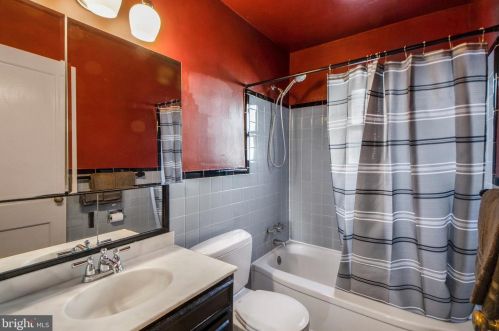 2306 Darrow St, Silver Spring MD 20902-4918 exterior