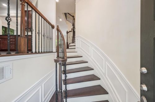 3282 Ferncliff Ln, Atlanta GA  30324-2569 exterior
