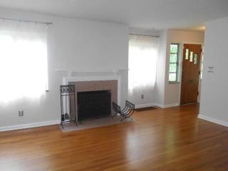 2797 Parkland Pl, Columbus, OH 43209-3074