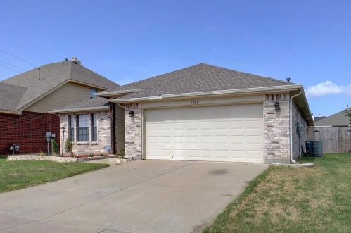 5805 Show Master Ln, Fort Worth, TX 76179-2377