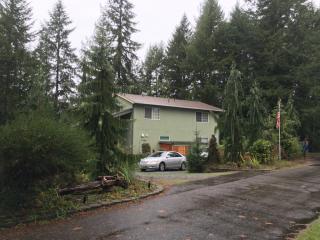 17525 Pond View Ct, Yelm, WA 98597-9024