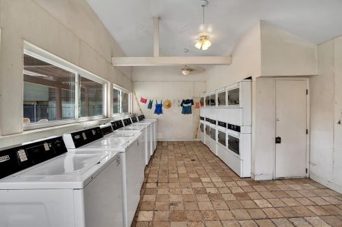 615 Fredricks Ave, Oceanside CA  92058-1653 exterior